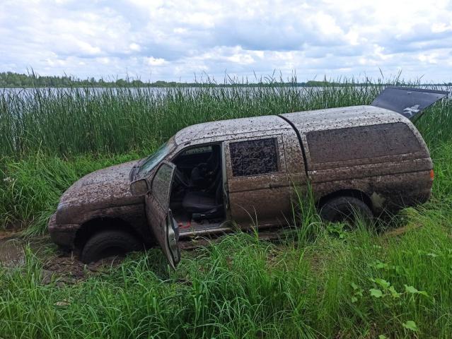 L200 застрял в камышах